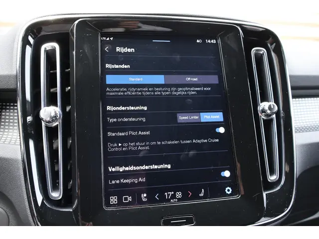 Volvo XC40 Recharge Plus 2022 Elektrisch 42