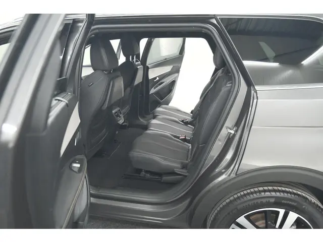 Peugeot 5008 PureTech 130 GT 2024 Benzine 33