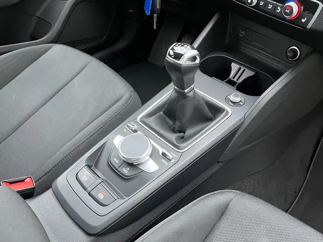 Audi Q2 30 TFSI Business Edition 2021 Benzine 54