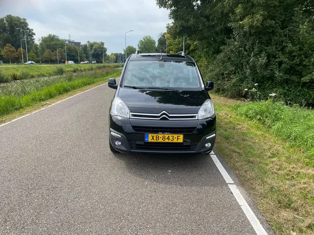 Citroën Berlingo 1.2 PureTech XTR 2016 Benzine 12