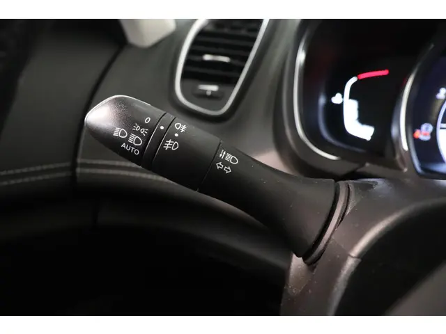 Renault Scénic 1.2 TCe Bose 2017 Benzine 17