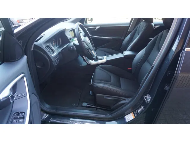 Volvo V60 1.5 123PK T2 Automaat Kinetic 2017 Benzine 7