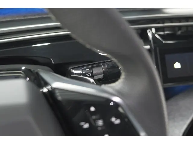 Peugeot 3008 1.2 Hybrid 136 GT 2024 Hybride Benzine 32