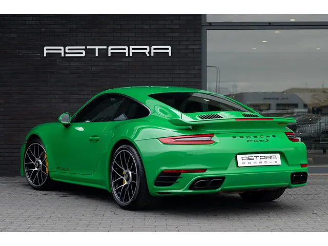 Porsche 911 3.8 Turbo S | Viper Green 2016 Benzine 2
