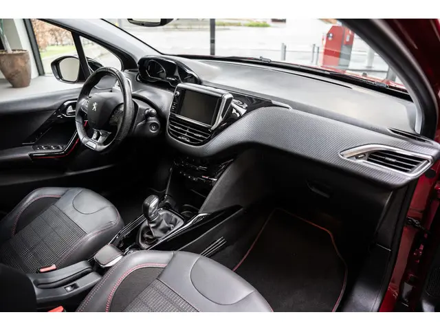 Peugeot 2008 1.2 PureTech GT-line 2018 Benzine 11