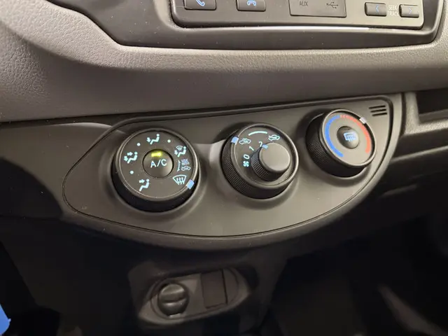 Toyota Yaris HB 1.0 VVT-i Aspiration 2017 Benzine 33