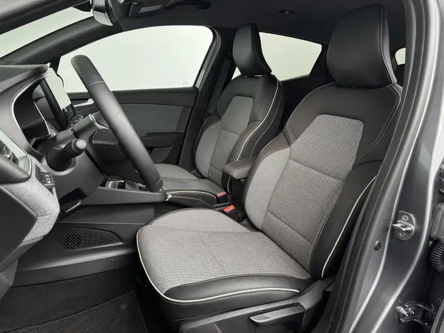 Renault Clio 1.0 TCe 90 GPF techno 2024 Benzine 7