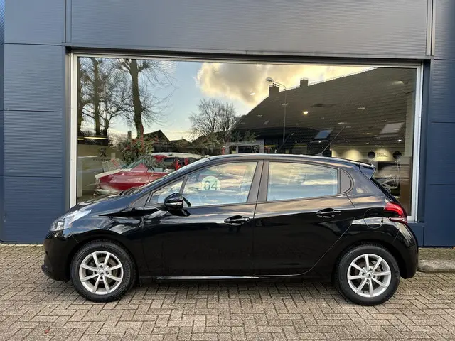 Peugeot 208 1.2 Airco en parkeerhulp 2018 Benzine 30
