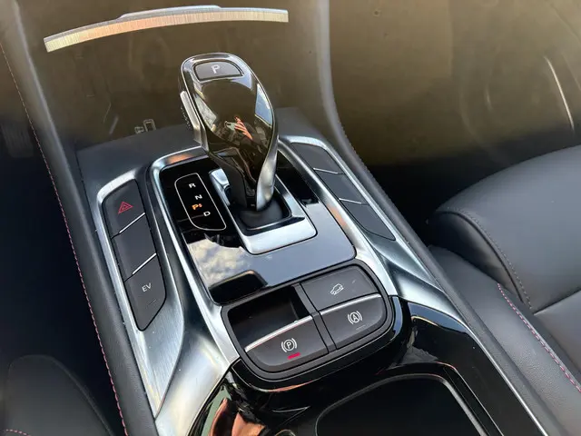 MG EHS 1.5 TGDI Luxury 2023 Hybride Benzine 22