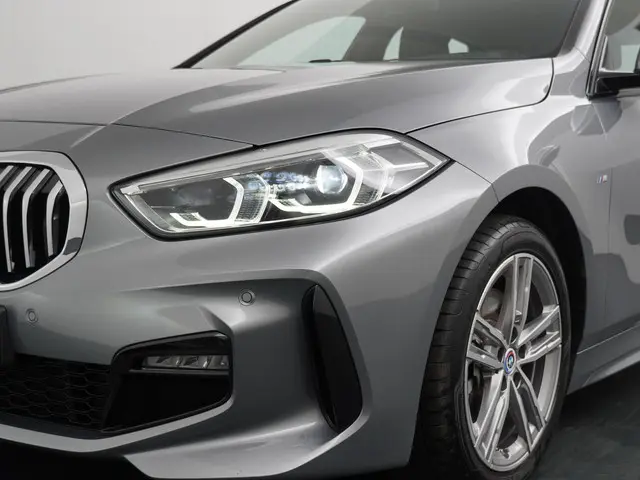 BMW 1 Serie 5-deurs 118i 2023 Benzine 26