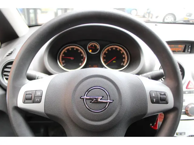 Opel Corsa 1.2-16V Berlin 2014 Benzine 14