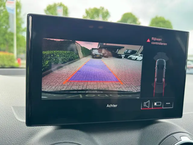 Audi Q2 35 TFSI S Edition 2024 Benzine 11