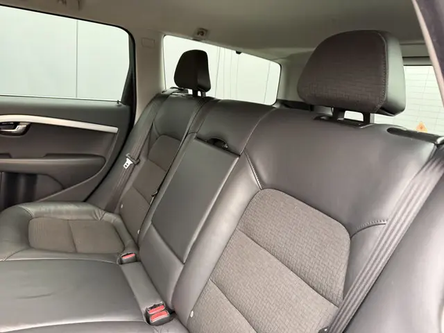 Volvo V70 2.0 T4 Inscription Edition 2015 Benzine 37