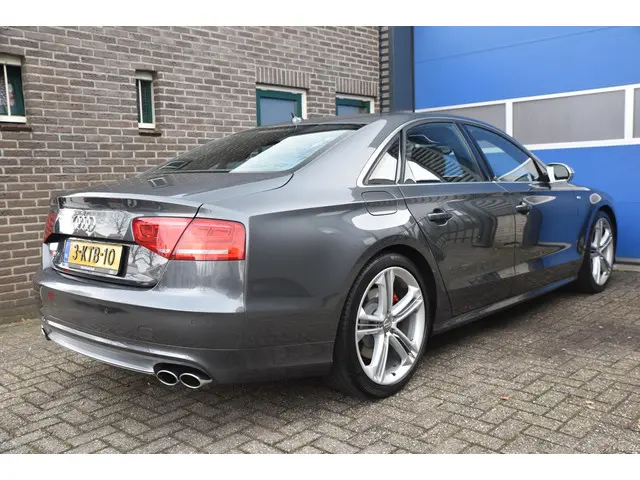 Audi A8 4.0 TFSI S8 quattro Pro Line+ 2013 Benzine 2