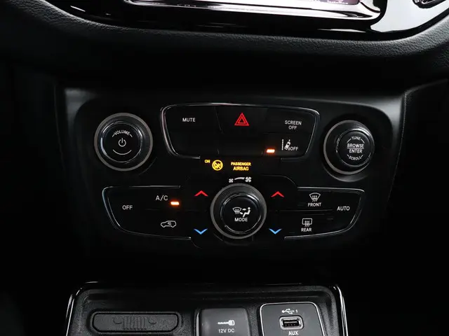 Jeep Compass 1.3T Night Eagle 2021 Benzine 22