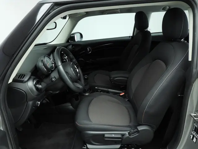 MINI 3-Deurs Cooper 2023 Benzine 7