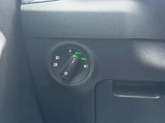 Škoda Karoq 1.0 TSI Business Edition 2022 Benzine 34