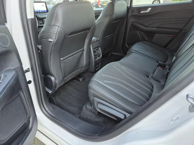 Ford Kuga 2.5 PHEV Vignale/trekhaak 2021 Hybride Benzine 15