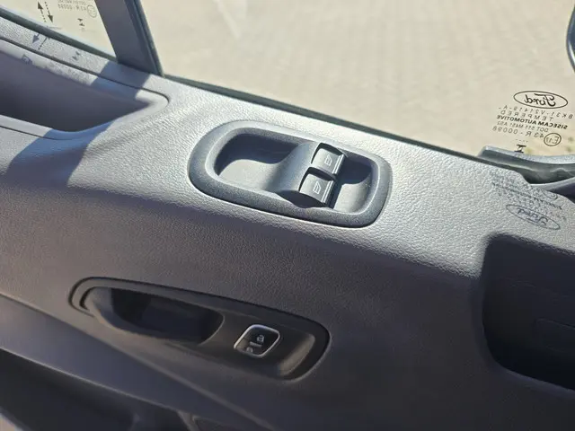 Ford Transit 350 2.0 TDCI L4 H3 Trend RWD 2023 Diesel 19