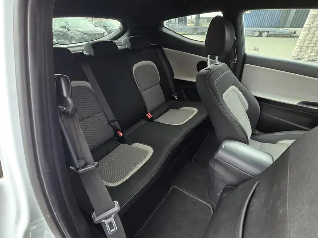 Kia pro_cee'd 1.6 GDI BusinessLine Xenon 2015 Benzine 11