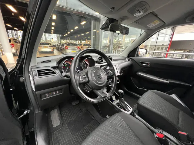 Suzuki Swift 1.2 Style Smart Hybrid 2022 Benzine 24