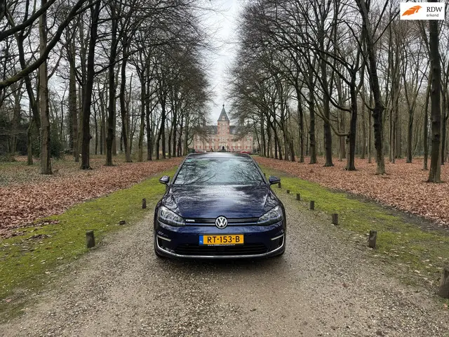 Volkswagen e-Golf E-Golf 2017 Elektrisch 1