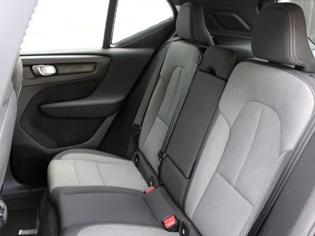 Volvo XC40 2.0 B4 Plus Dark 2024 Benzine 12