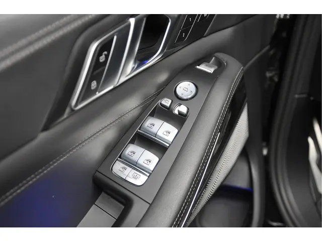 BMW X7 M60i xDrive 2022 Hybride Benzine 36