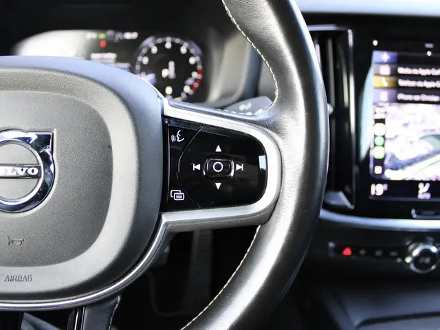 Volvo S60 2.0 B3 R-Design 2021 Hybride Benzine 23