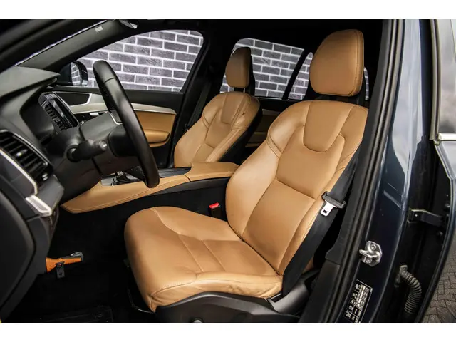 Volvo XC90 2.0 D4 90th Anniversary Edition 2018 Diesel 7