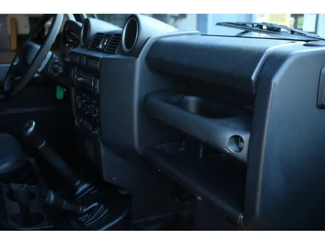 Land Rover Defender 110 2.2 TD4 Hard Top 2015 Diesel 44