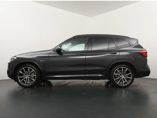 BMW X3 xDrive30e 2022 Hybride Benzine 11