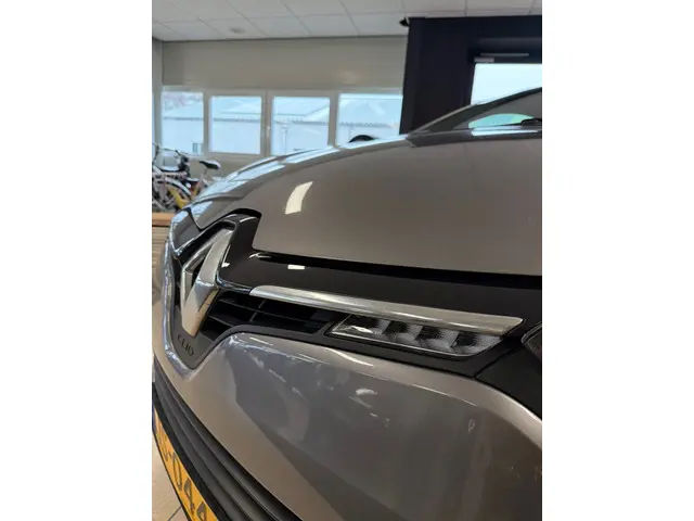Renault Clio Estate 0.9 TCe Expression 2016 Benzine 4
