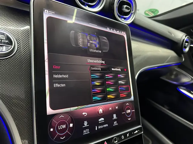 Mercedes-Benz C-Klasse 300 AMG PANO 2021 Benzine 17