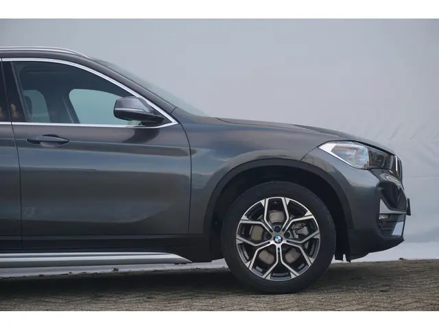 BMW X1 sDrive20i 2022 Benzine 7
