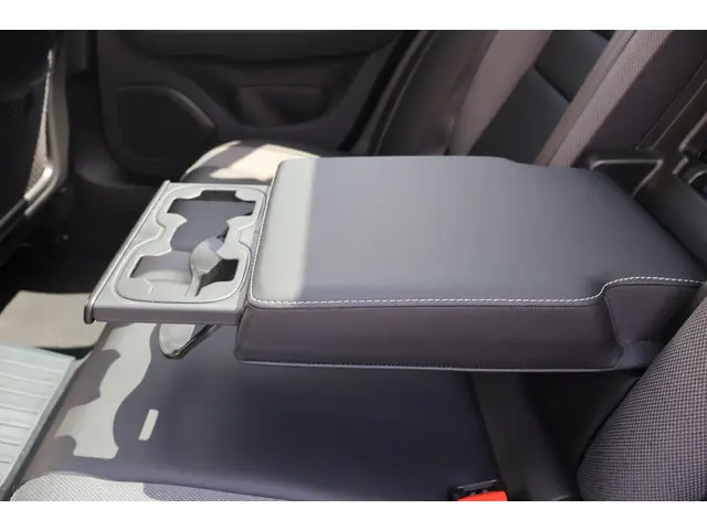 Volvo V60 T8 Recharge AWD R-Design 2022 Hybride Benzine 17