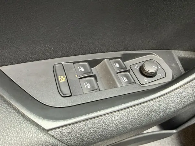 Škoda Karoq 1.0 TSI Business Edition 2023 Benzine 16