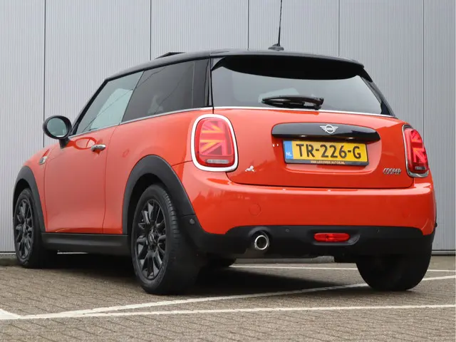 MINI Cooper Pepper 2018 Benzine 21