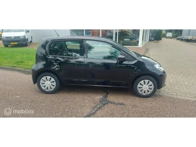 Volkswagen up! 3