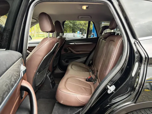 BMW X1 sDrive20i Orange Edition III 2019 Benzine 23
