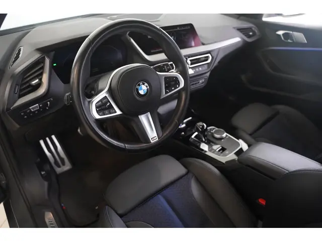 BMW 1 Serie 5-deurs 120i 2022 Benzine 7