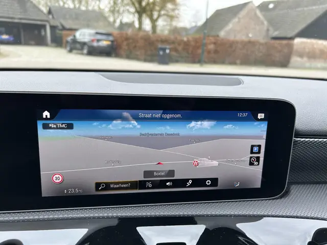 Mercedes-Benz A-Klasse 220 Premium 2019 Benzine 24