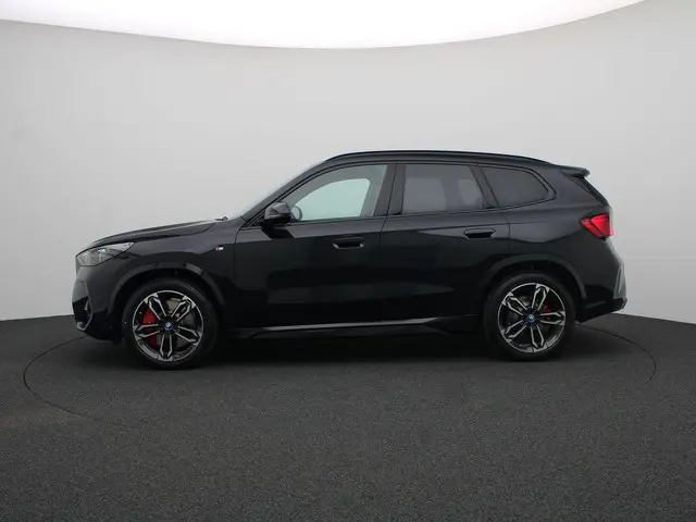 BMW iX1 eDrive20 2025 Elektrisch 4