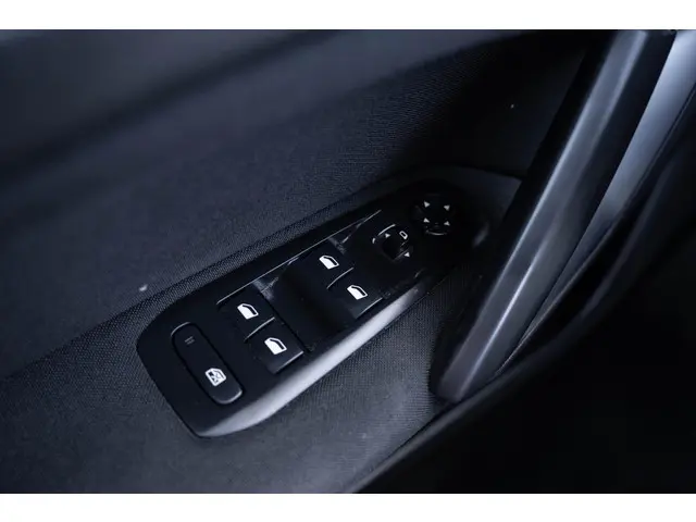 Peugeot 308 1.5 HDI Active Pack 2020 Diesel 35