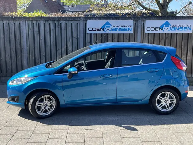 Ford Fiesta 1.0 EcoBoost Titanium 2013 Benzine 2