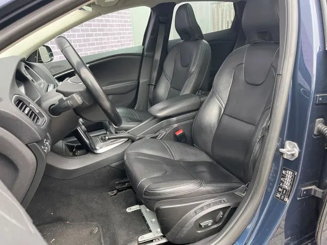 Volvo V40 1.6 T3 Summum 2014 Benzine 4