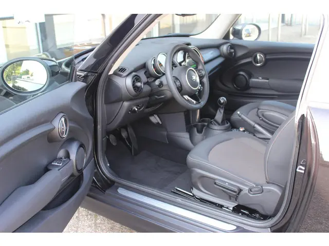 MINI Cooper Mini 1.5 Navigatie, 136PK! 2020 Benzine 12