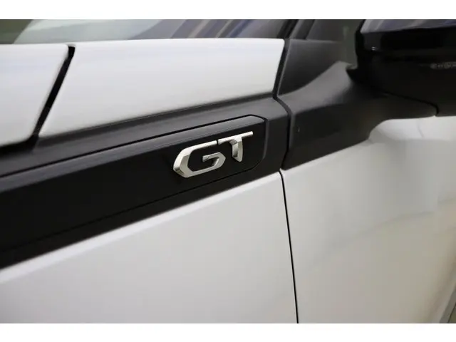 Peugeot 2008 1.2 PureTech GT Pack 2021 Benzine 19