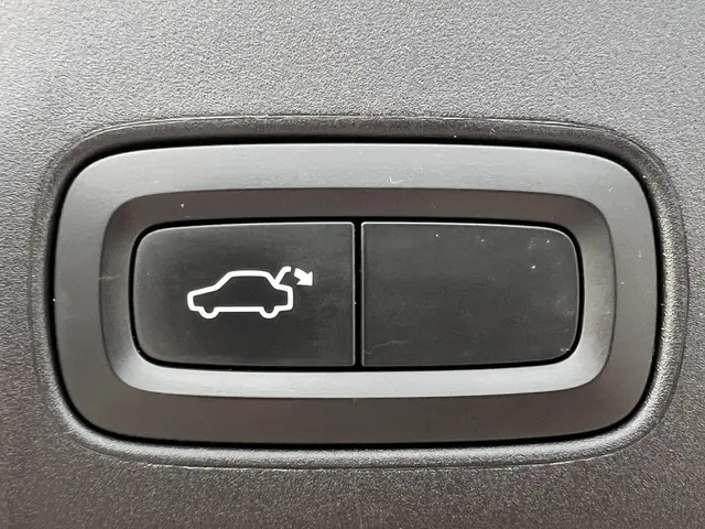 Volvo V90 2.0 D4 190 pk Momentum 2017 Diesel 37