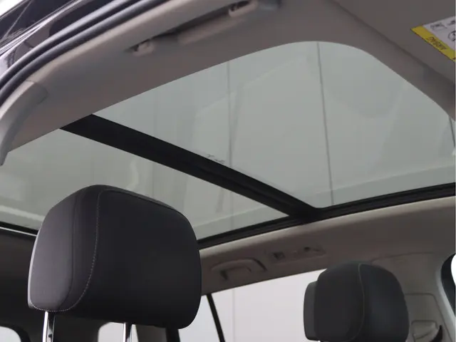 Volkswagen Touran 1.5 TSI Highline 7-zits 2023 Benzine 33